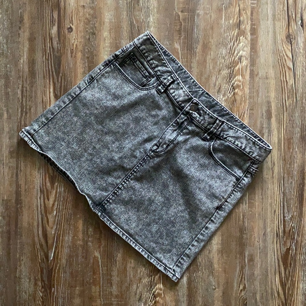 Uniqlo Charcoal Gray Stone Wash Mini Denim Skirt